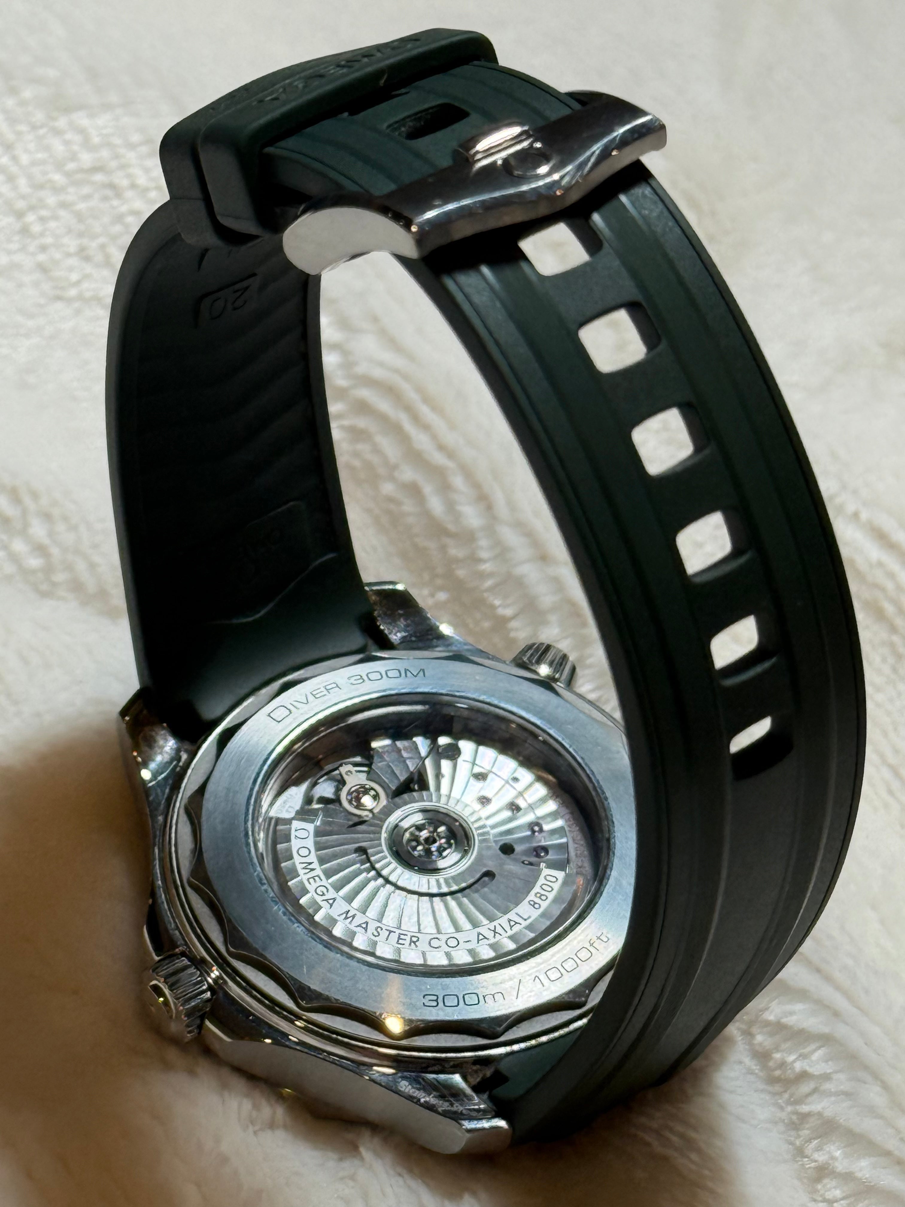OMEGA Seamaster Diver 300M 42mm – Green Dial & Rubber Strap | Ref. 210.32.42.20.10.001