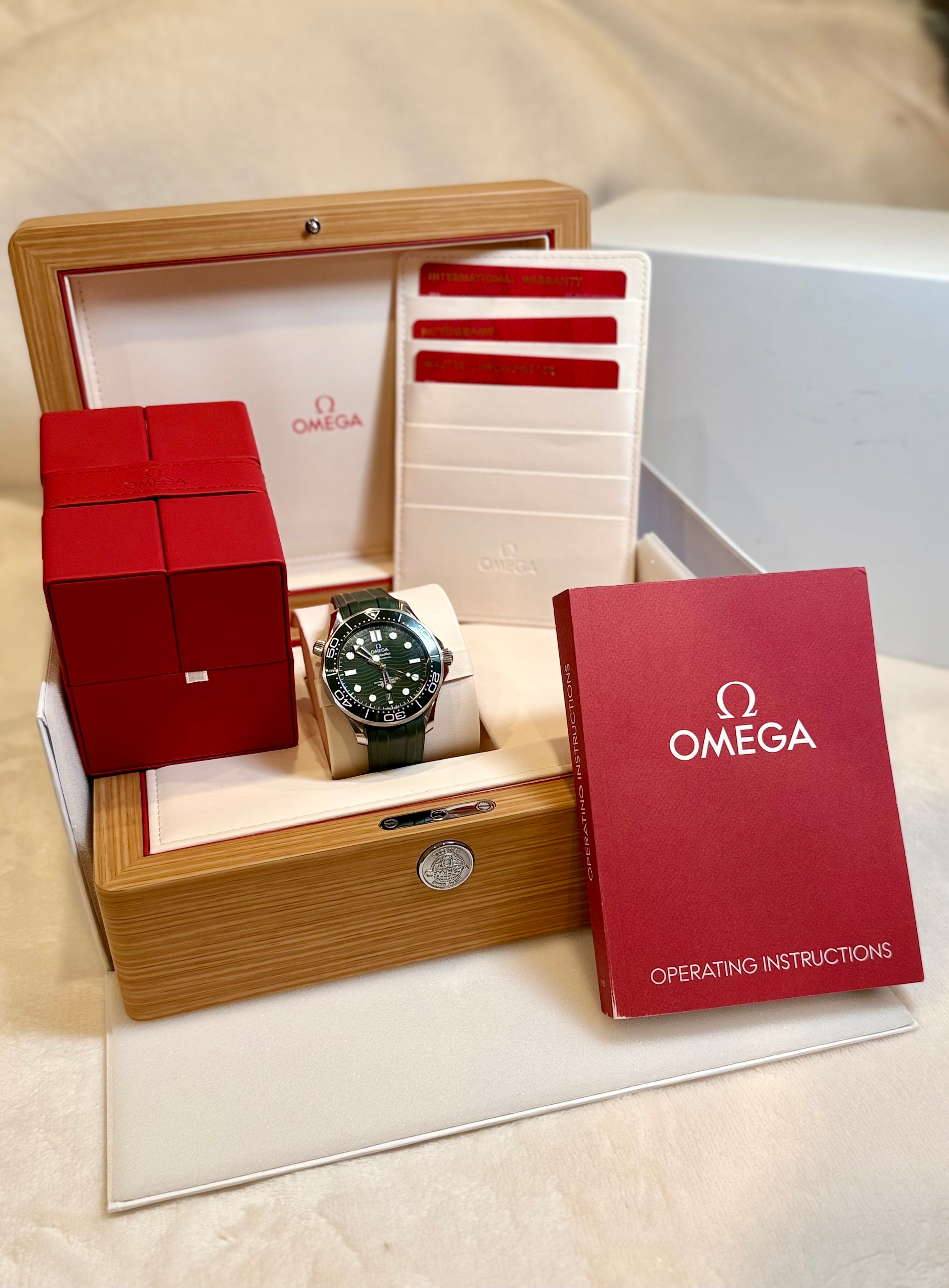 OMEGA Seamaster Diver 300M 42mm – Green Dial & Rubber Strap | Ref. 210.32.42.20.10.001