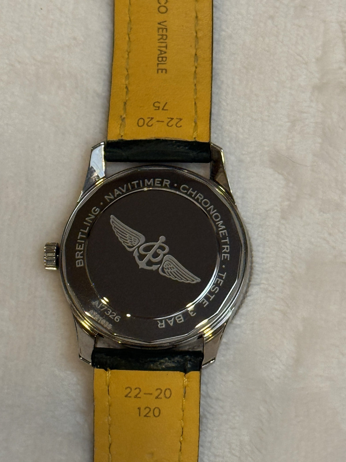 Breitling Navitimer Automatic 41 caseback reference A17326
