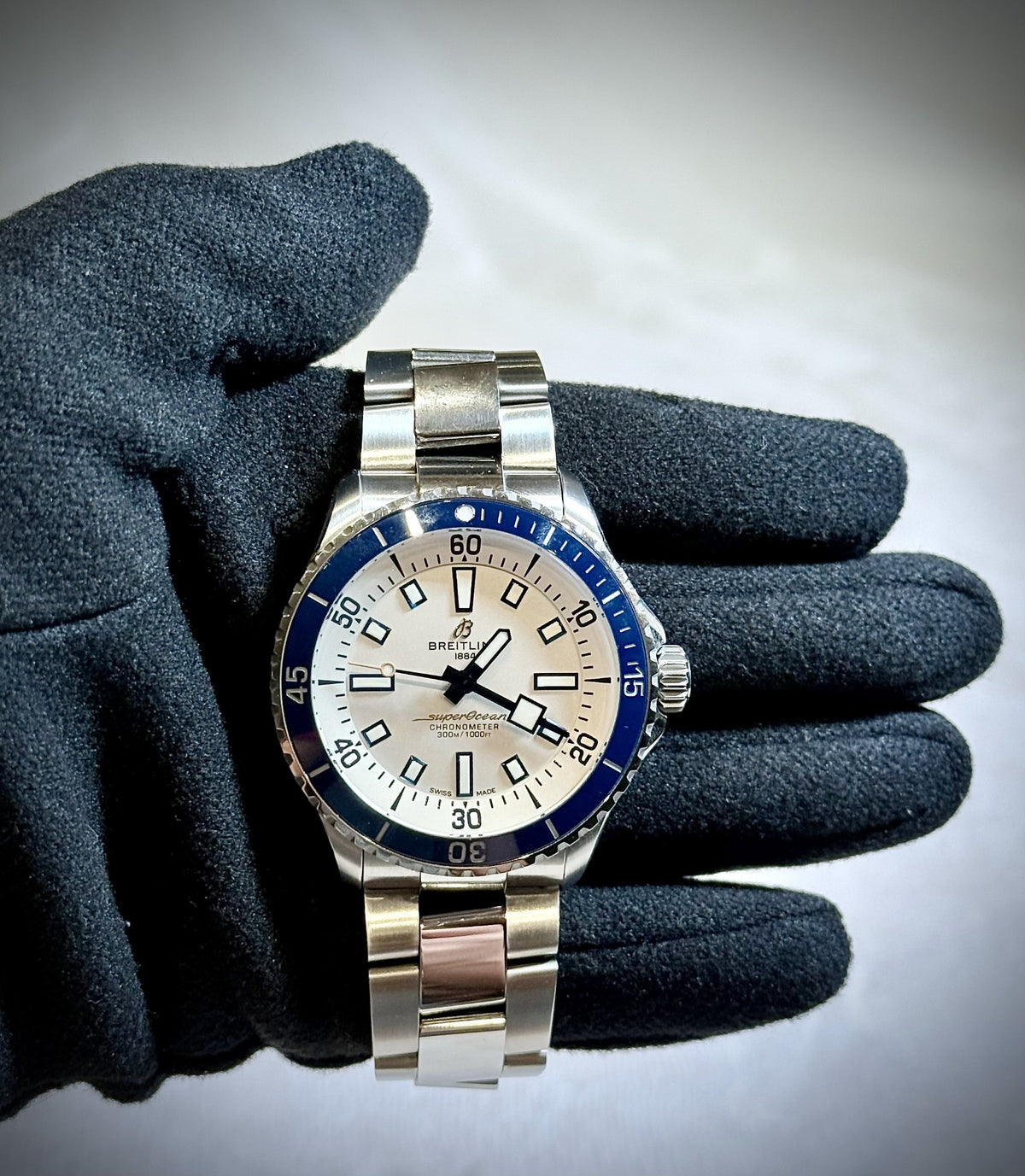 Breitling Superocean Automatic 42 A17375E71G1A1 actual watch photo 5