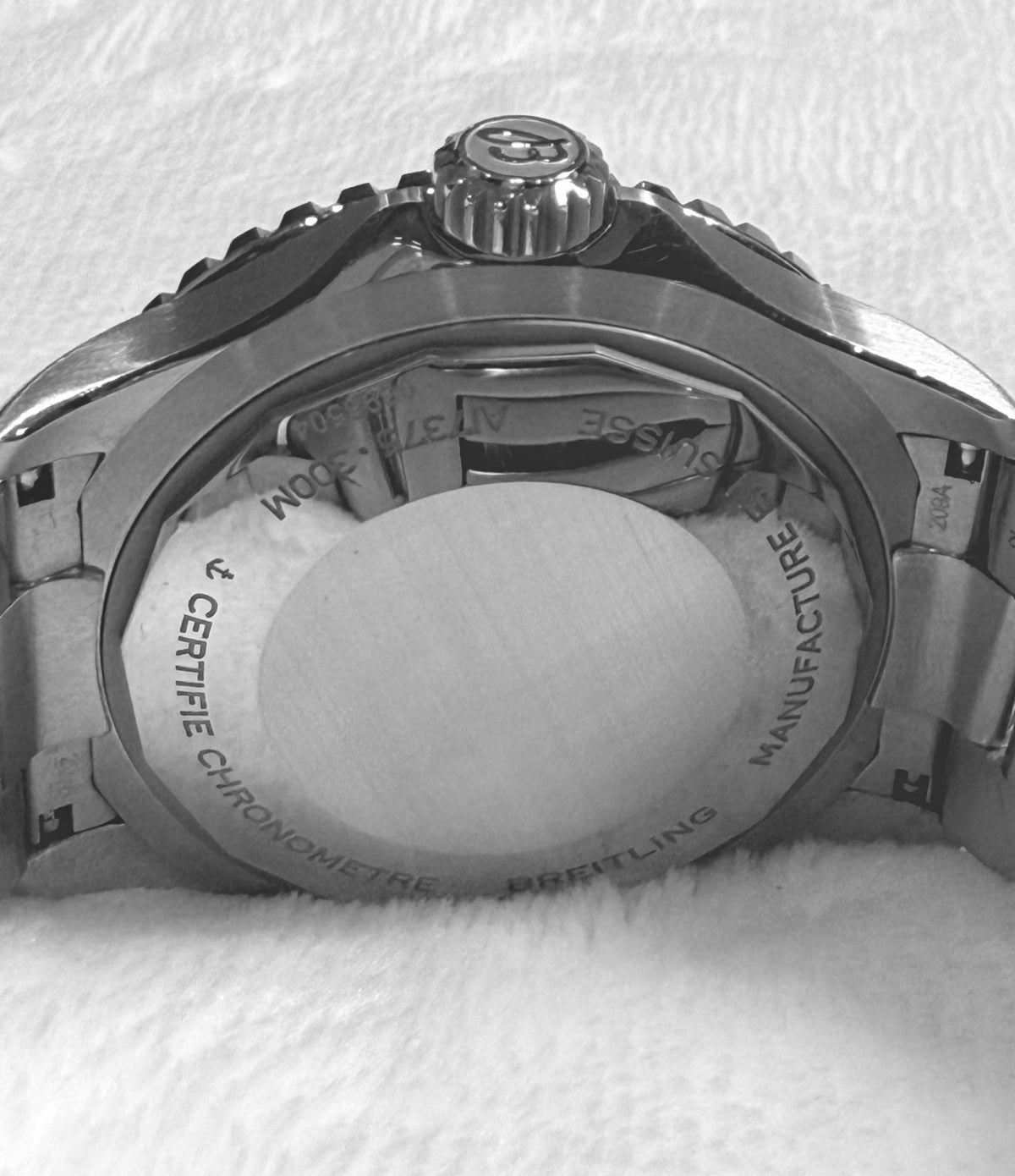 Breitling Superocean Automatic 42 A17375E71G1A1 actual watch photo 8