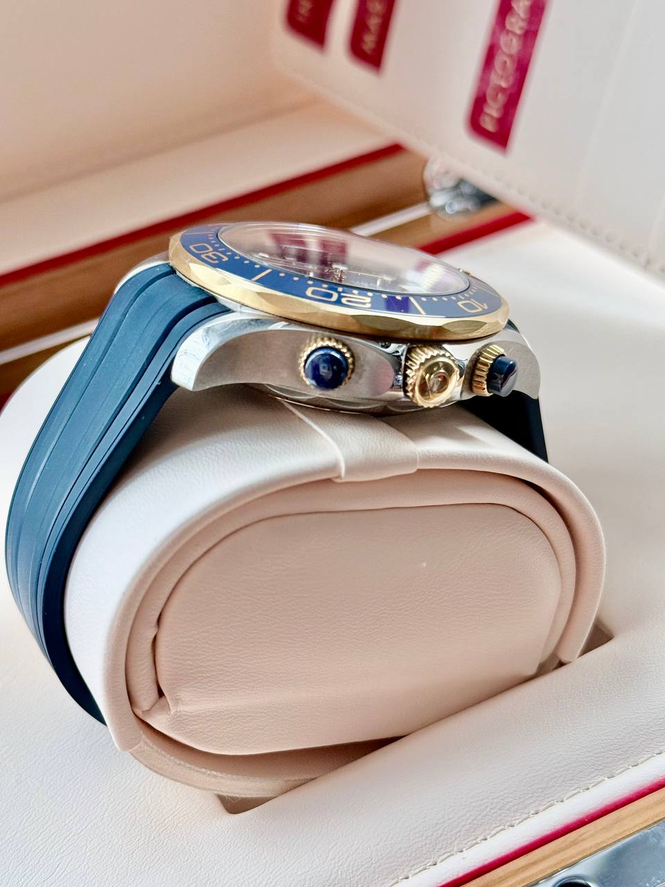 Omega Seamaster Diver 300M crown and chronograph pushers