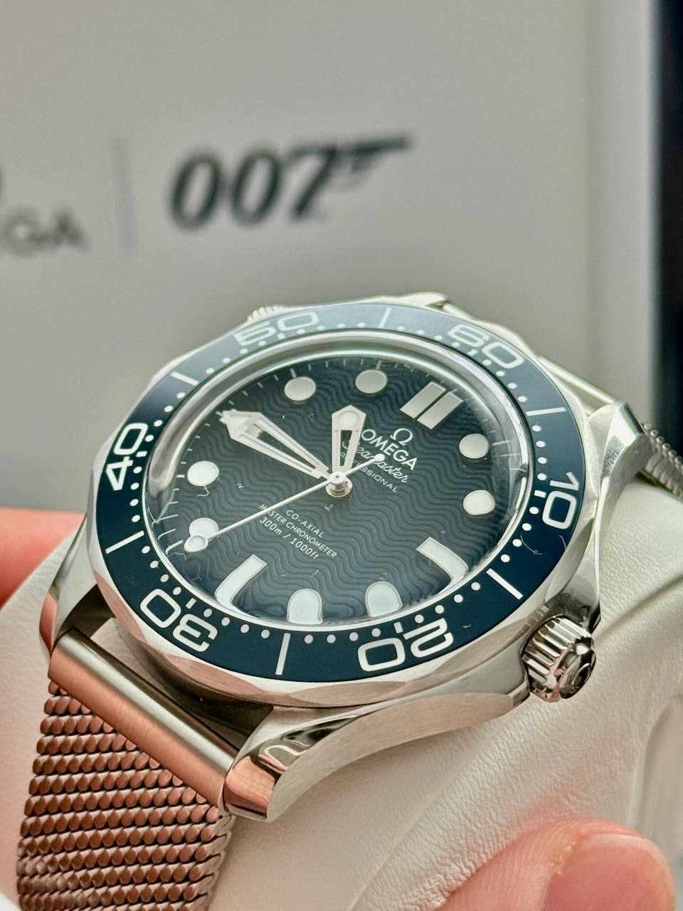 Omega Seamaster Diver 300M “James Bond 007 – 60th Anniversary Edition” – 2025 – Full Set – Unworn / Like New