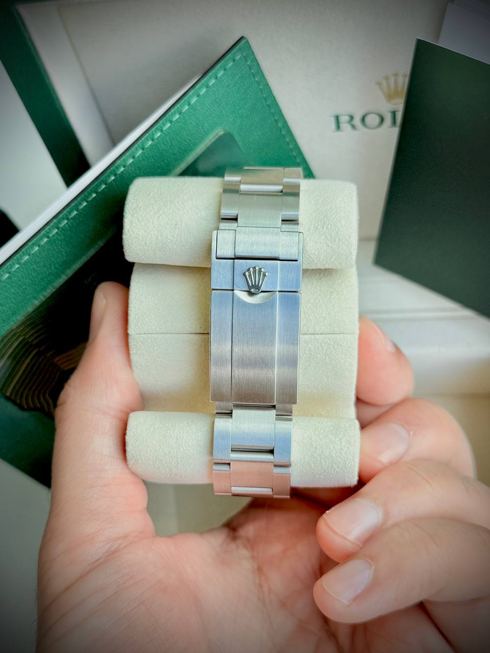 Rolex Explorer 40 Oysterlock clasp