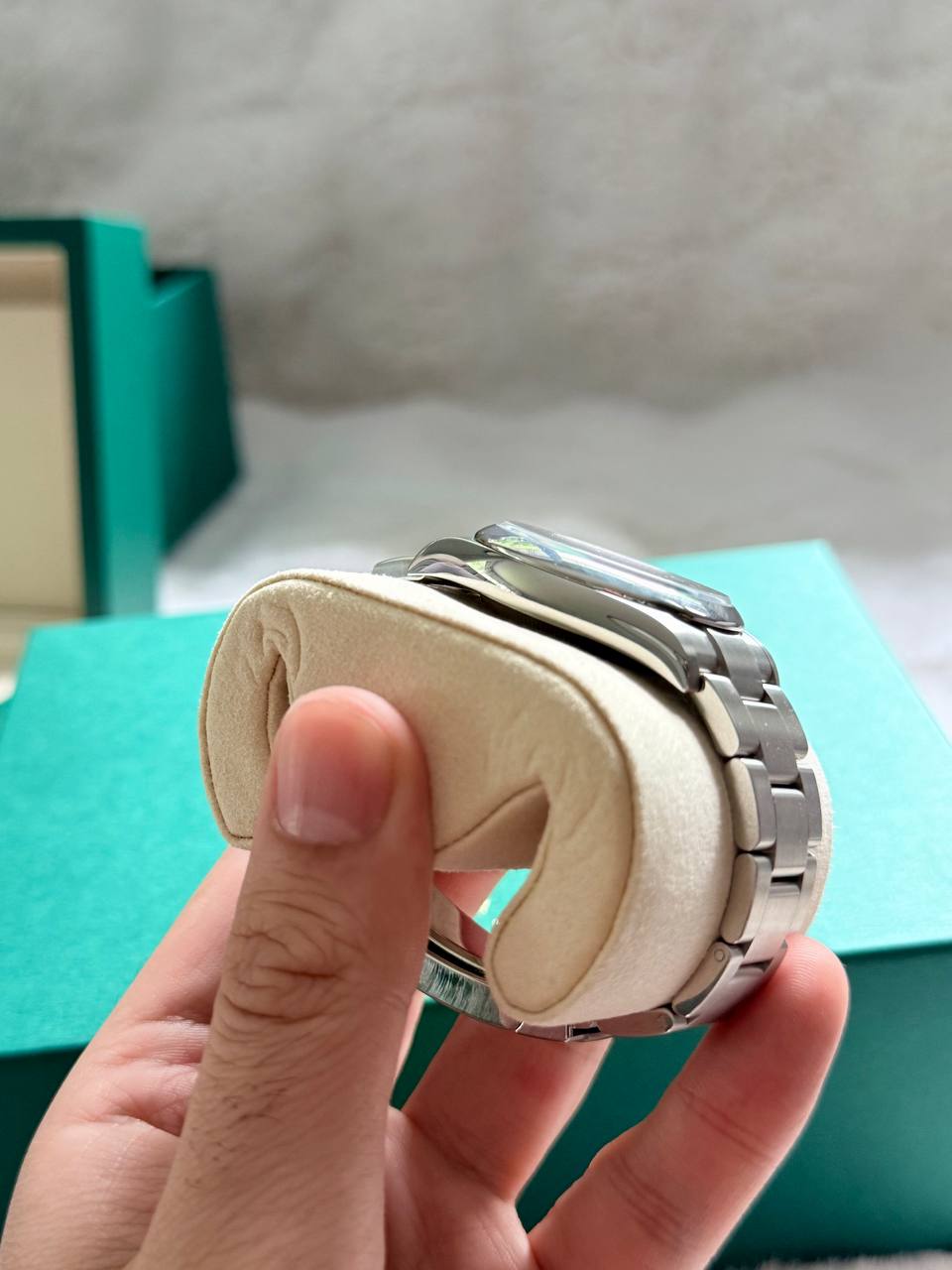 Rolex Oyster Perpetual 36 ref. 126000 case profile