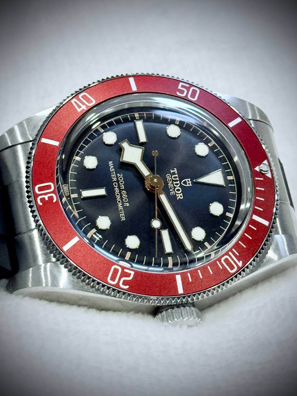 Tudor Black Bay 41 Burgundy ref. M7941A1A0RU-002 on white background