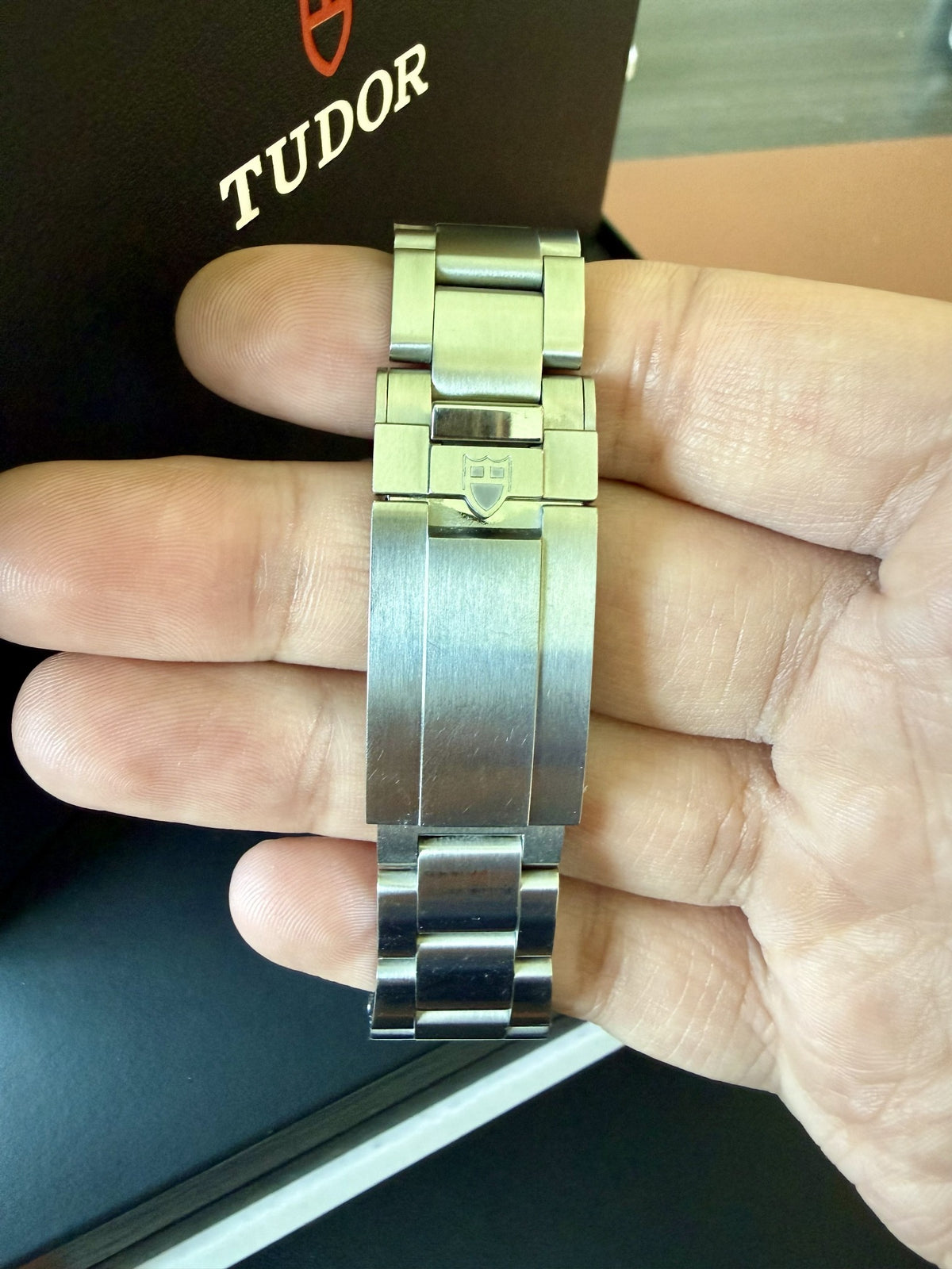 Tudor Black Bay 68 bracelet clasp